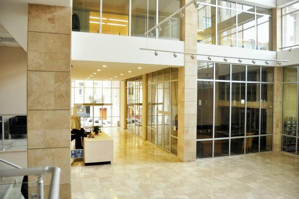City Center 2Bdr Apartment Near Rustaveli Av. ティビリシ エクステリア 写真